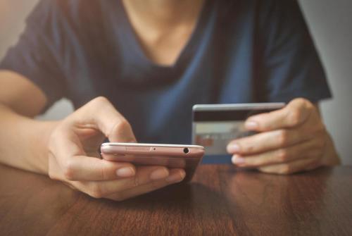 28844560 (1) ¿Es seguro pagar con el móvil?